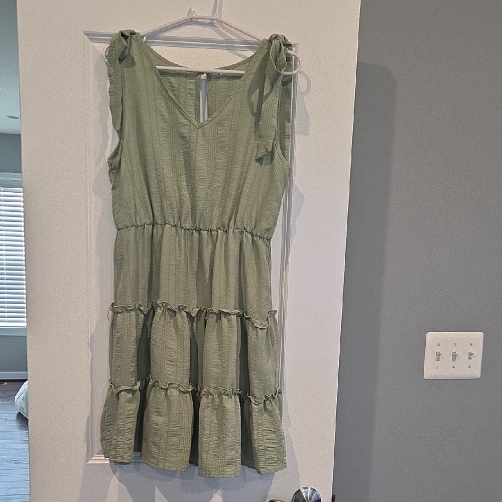 Green Sleeveless Tiered Dress